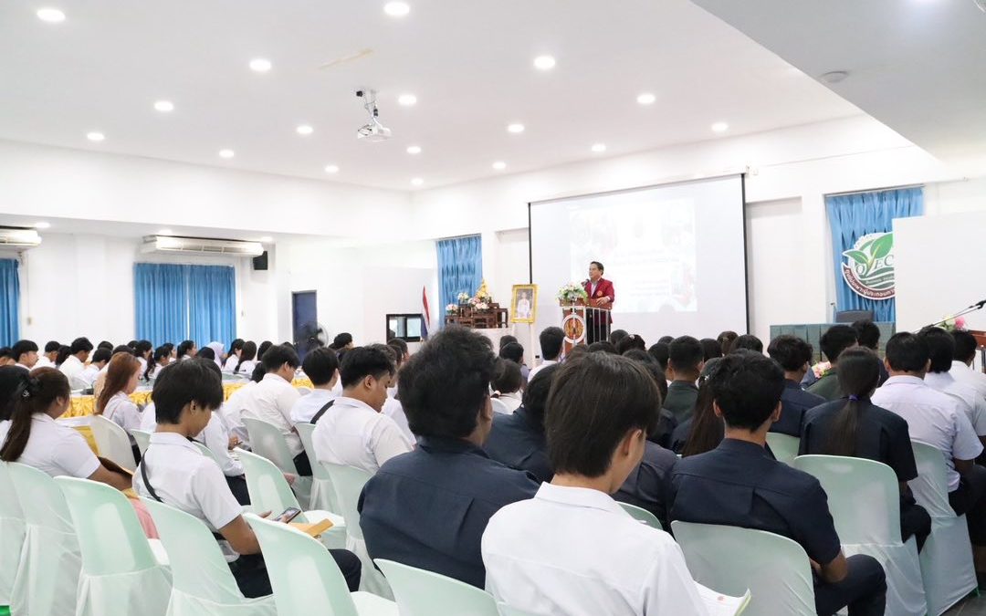 งานอาชีวศึกษาระบบทวิภาคี วิทยาลัยเทคนิคกาญจนดิษฐ์ จัดการสัมมนานักเรียนนักศึกษา ฝึกอาชีพและฝึกประสบการณ์วิชาชีพ ภาคเรียนที่ 1 ปีการศึกษา 2568