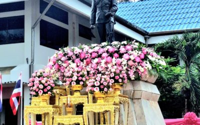 คณะครูและบุคลากรทางการศึกษา วิทยาลัยเทคนิคกาญจนดิษฐ์ เข้าร่วมพิธีวางพวงมาลาวันปิยมหาราช