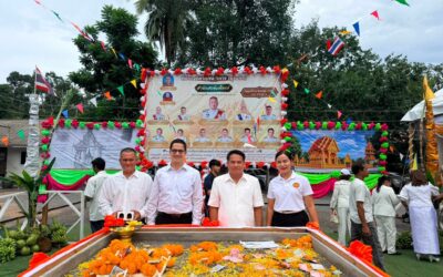 ดร.สุธี ไทยเกิด ผู้อำนวยการวิทยาลัยเทคนิคกาญจนดิษฐ์ เข้าร่วมพิธีถวายสักการะและพิธีวางศิลาฤกษ์ (อุโบสถ) การเข้าร่วมพิธีในครั้งนี้ นับเป็นอีกหนึ่งกิจกรรมที่สะท้อนถึงความร่วมมือระหว่างสถานศึกษา ชุมชน และภาคส่วนต่าง ๆ ในการร่วมทำนุบำรุงพระพุทธศาสนาและส่งเสริมกิจกรรมอันเป็นประโยชน์ต่อสังคม